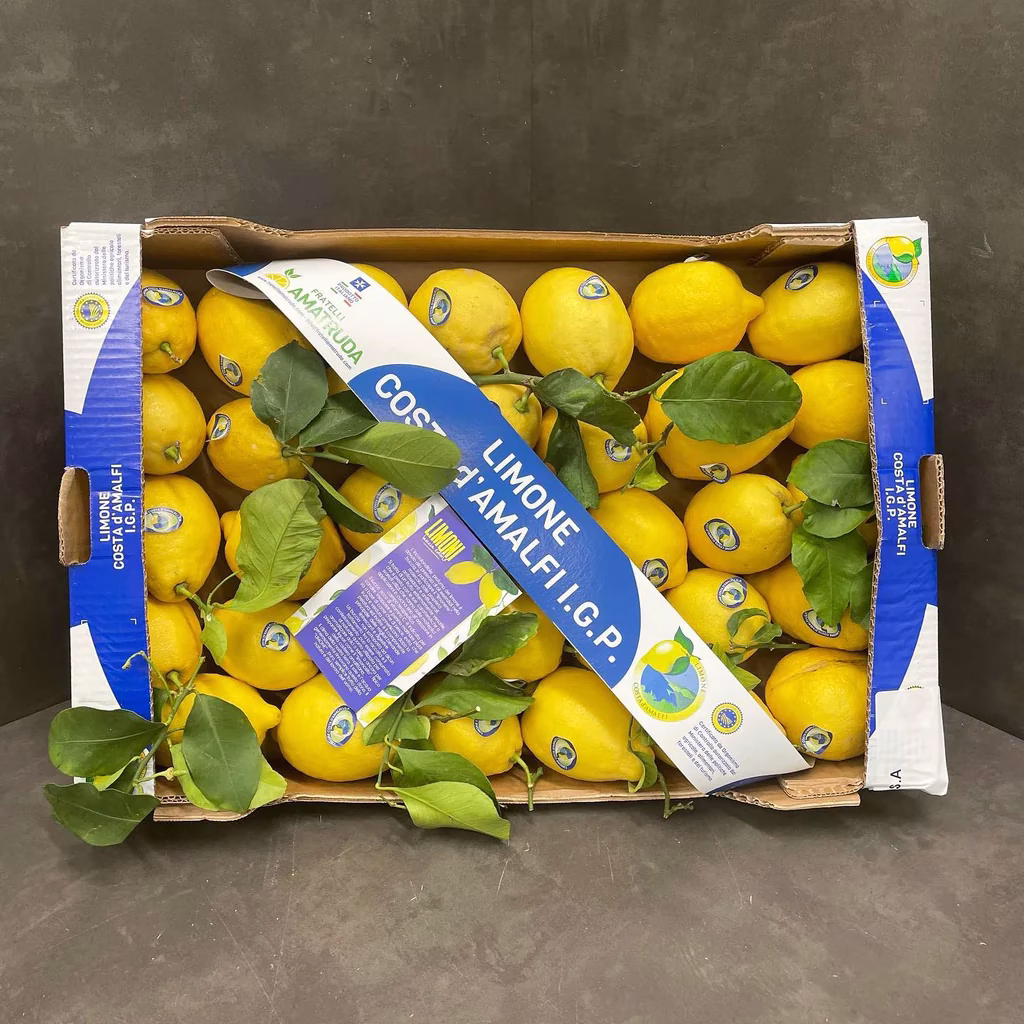 prod-283342067_531632238438729_5498038073923547363_n_1024x1024.jpg.avif Fruits and Vegetables - Lemon with Leaf (Amalfi) - Citron Feuille Amalfi, IGP, Italie, 50x30x8KG